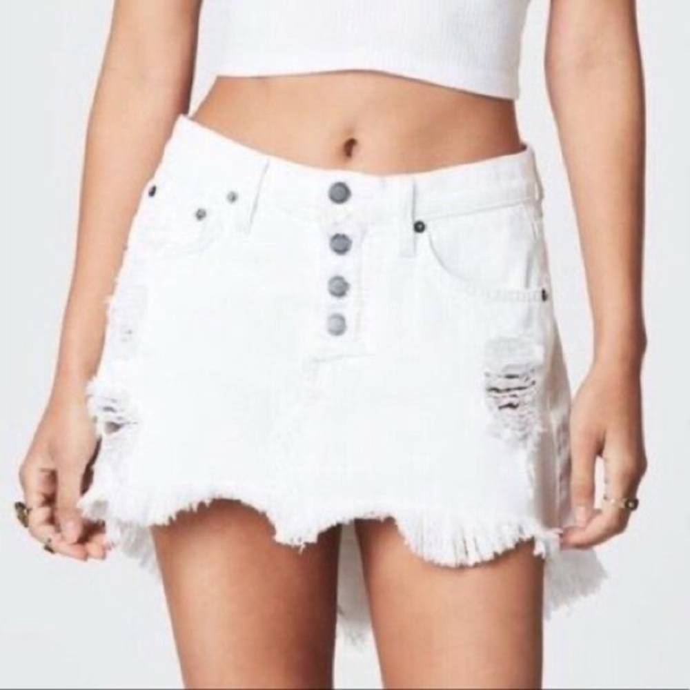 CARMAR HELENA BULLET HOLE SKIRT NWT LF EXPOSED BUTTONS micro mini 25
